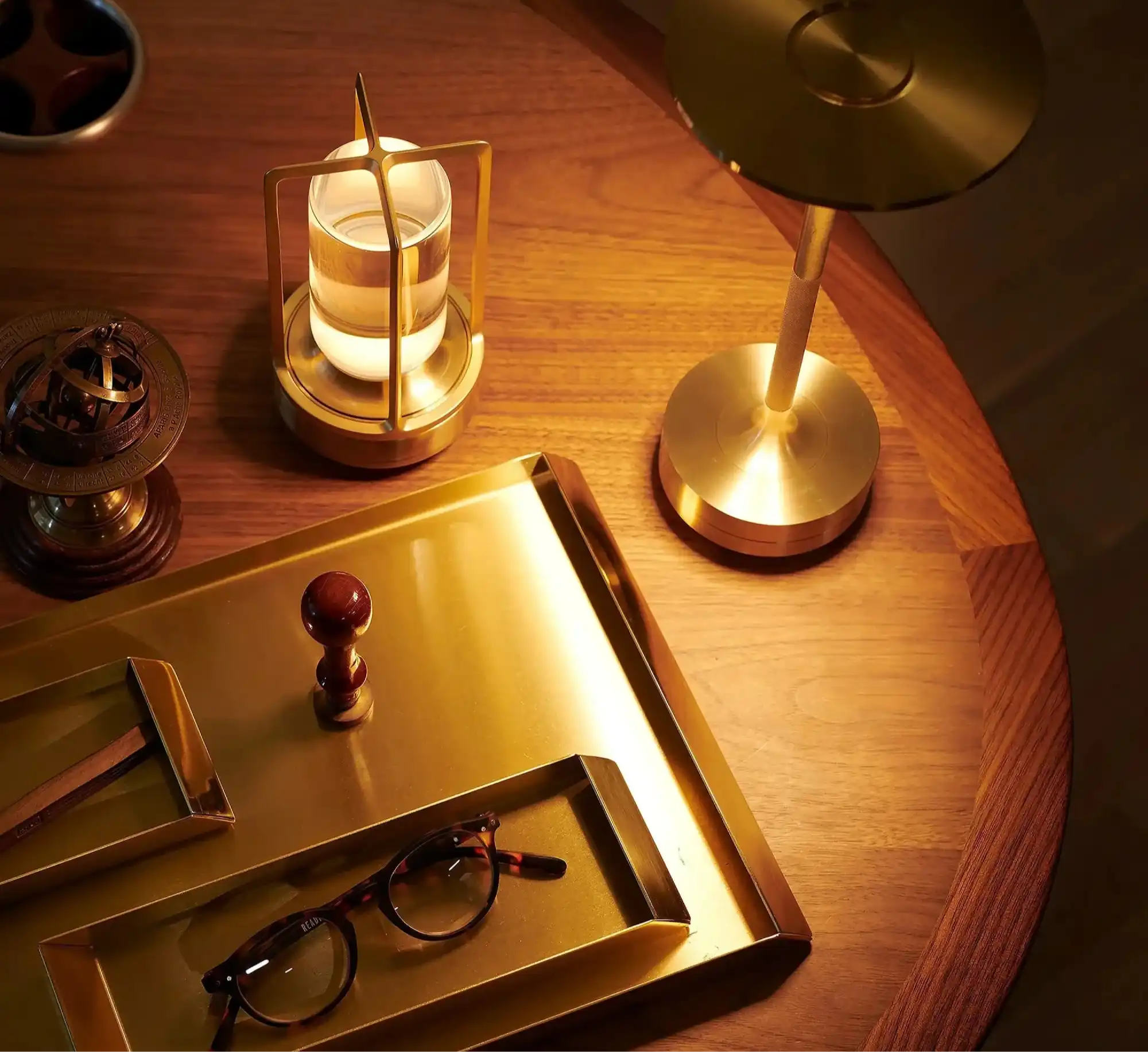collection-brass-desktop-accessories-tray-glasses-lamp-decorative-items.webp